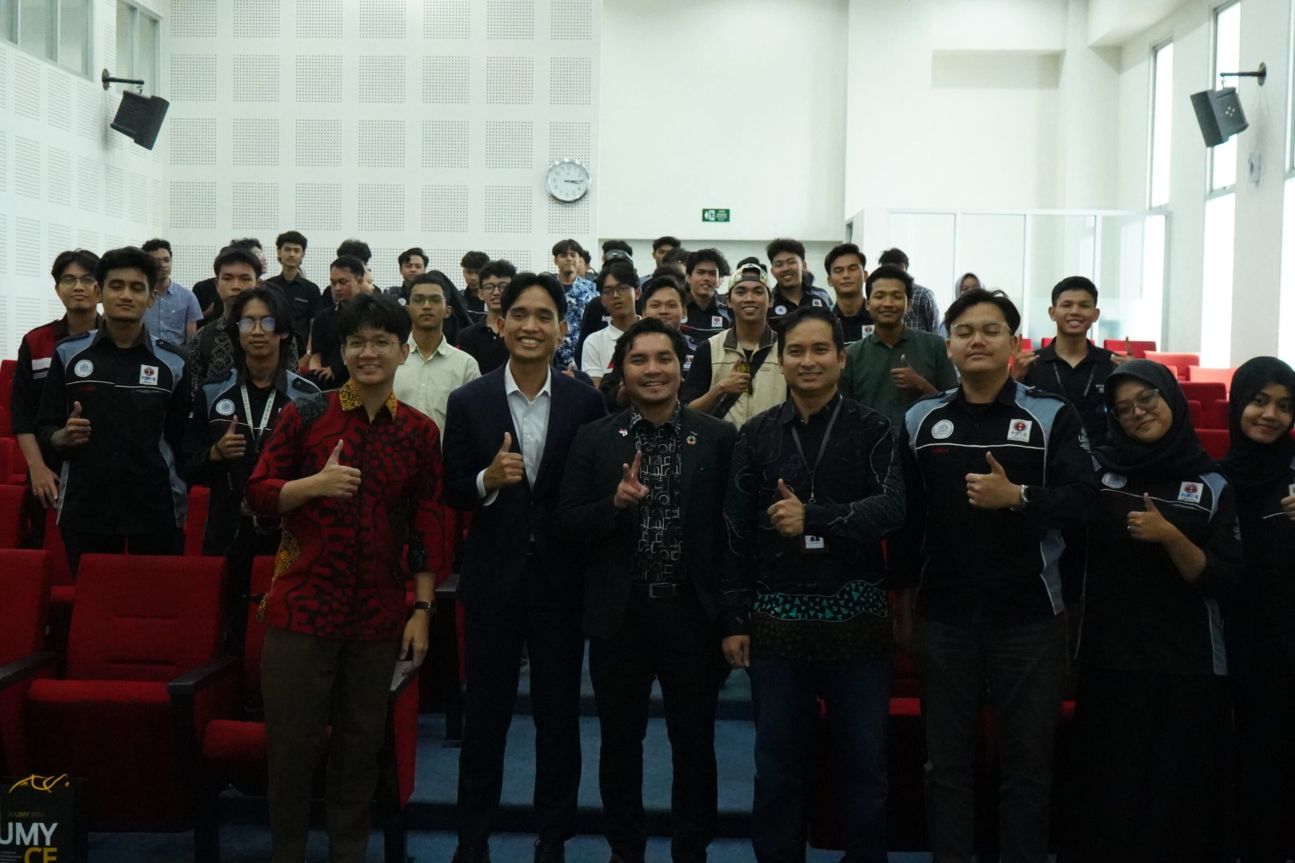 UPAYA MENINGKATKAN PENGETAHUAN MAHASISWA TEKNIK SIPIL PADA BIDANG GEOTEKNIK DENGAN KULIAH PAKAR 1